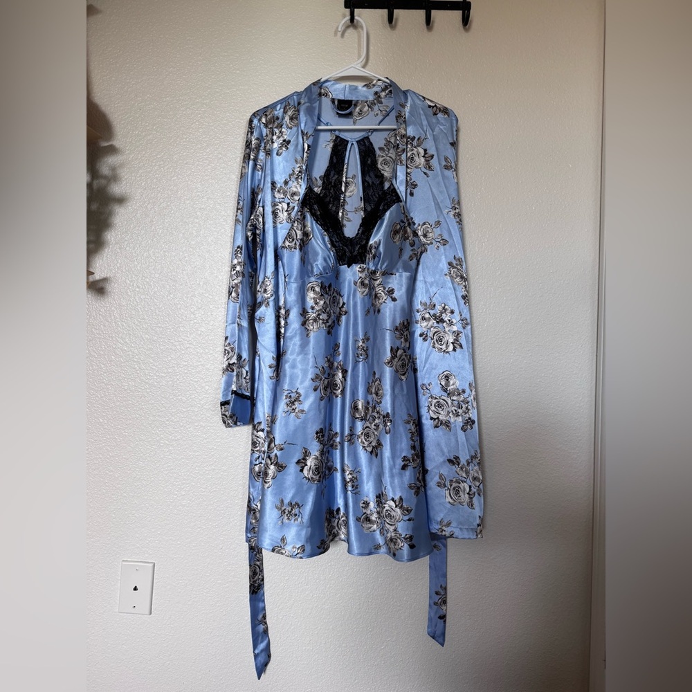 Apt. 9 Blue Floral Robe with Black Lace
